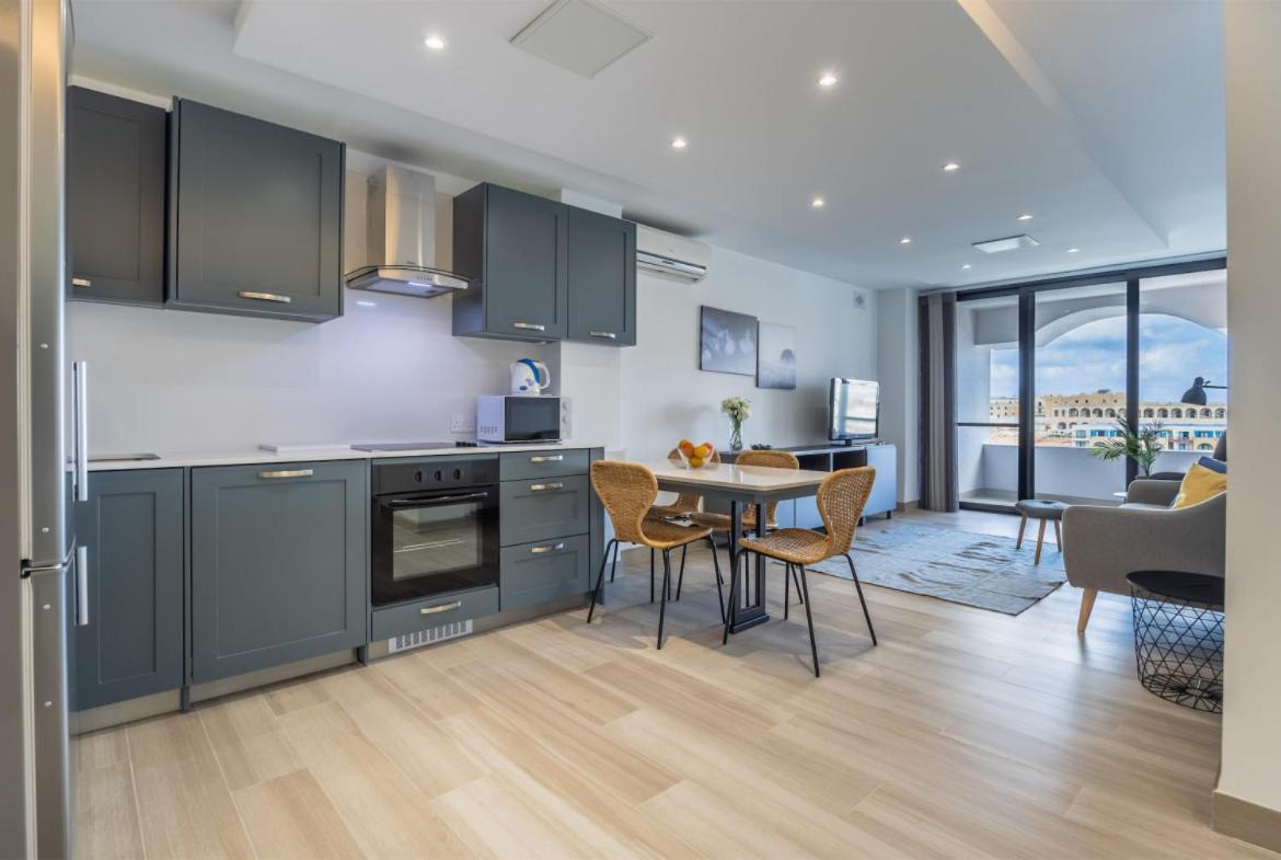 Saint Julian's Deluxe Seaview Apartment מראה חיצוני תמונה
