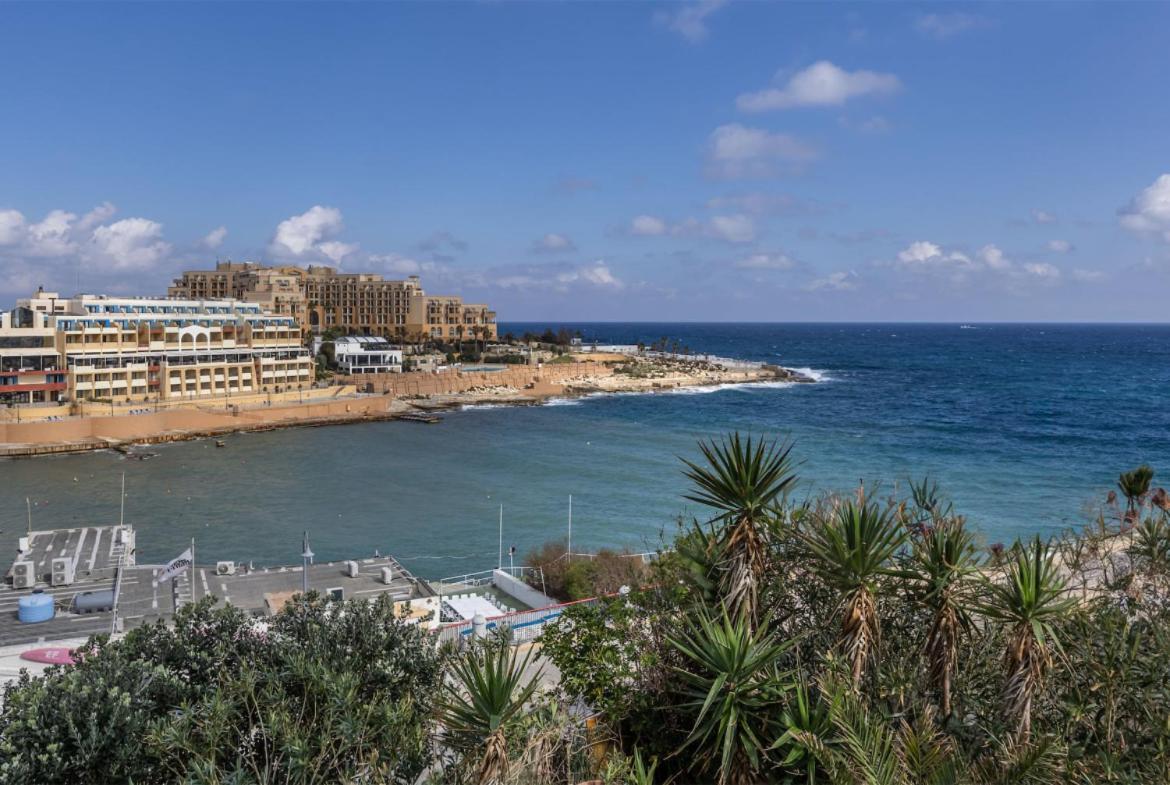 Saint Julian's Deluxe Seaview Apartment מראה חיצוני תמונה